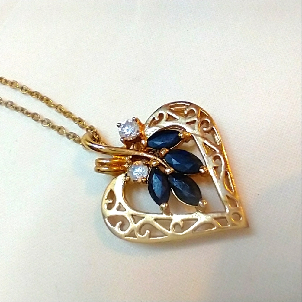 14kt gold heart necklace!🥰